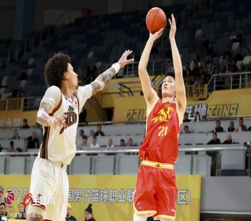 荷甲焦点战,海伦芬激战,费耶诺德,bet365最新网址,中文bet365,BET365体育